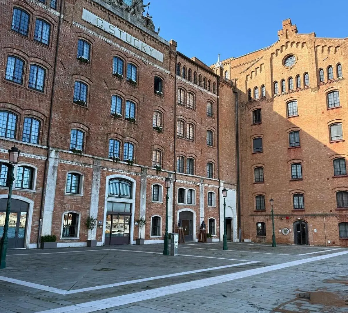 Molino Stucky Chimera - Canal View Venice Italy