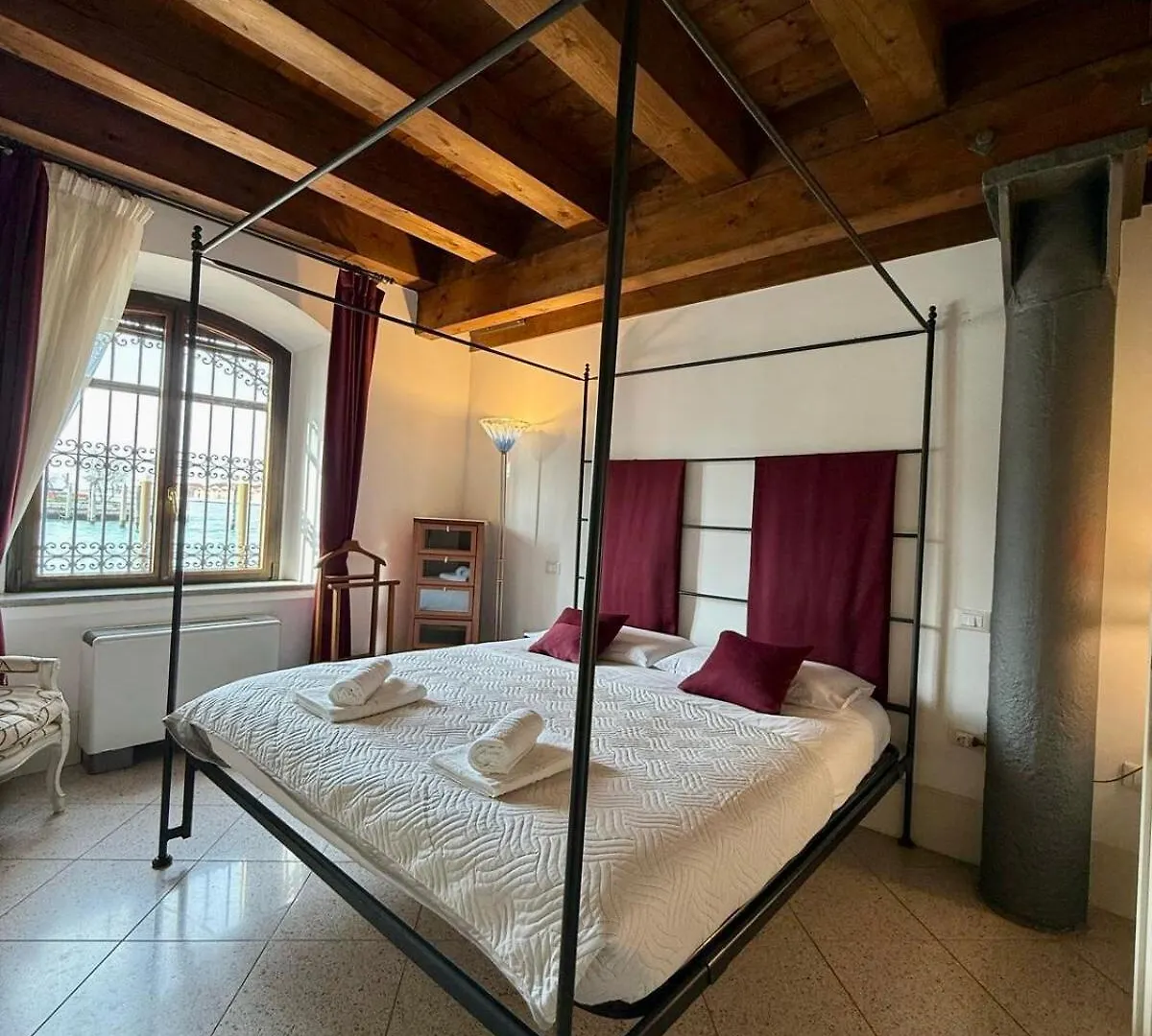 Apartment Molino Stucky Chimera - Canal View Venice