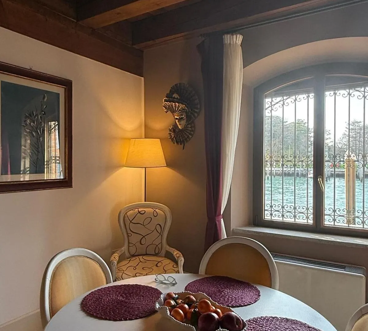 Molino Stucky Chimera - Canal View Venice