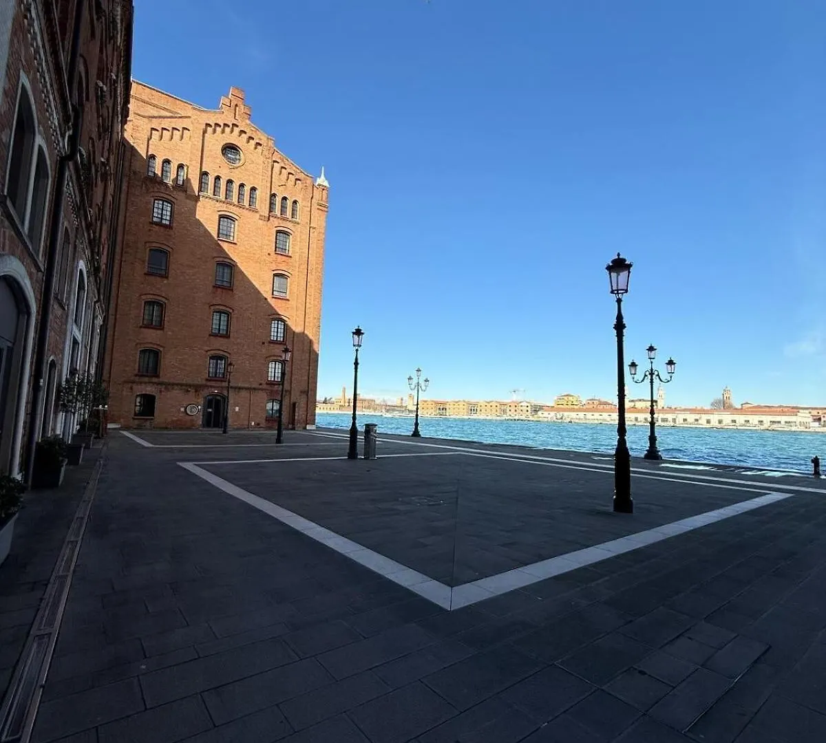 Molino Stucky Chimera - Canal View Venice 0*,  Italy